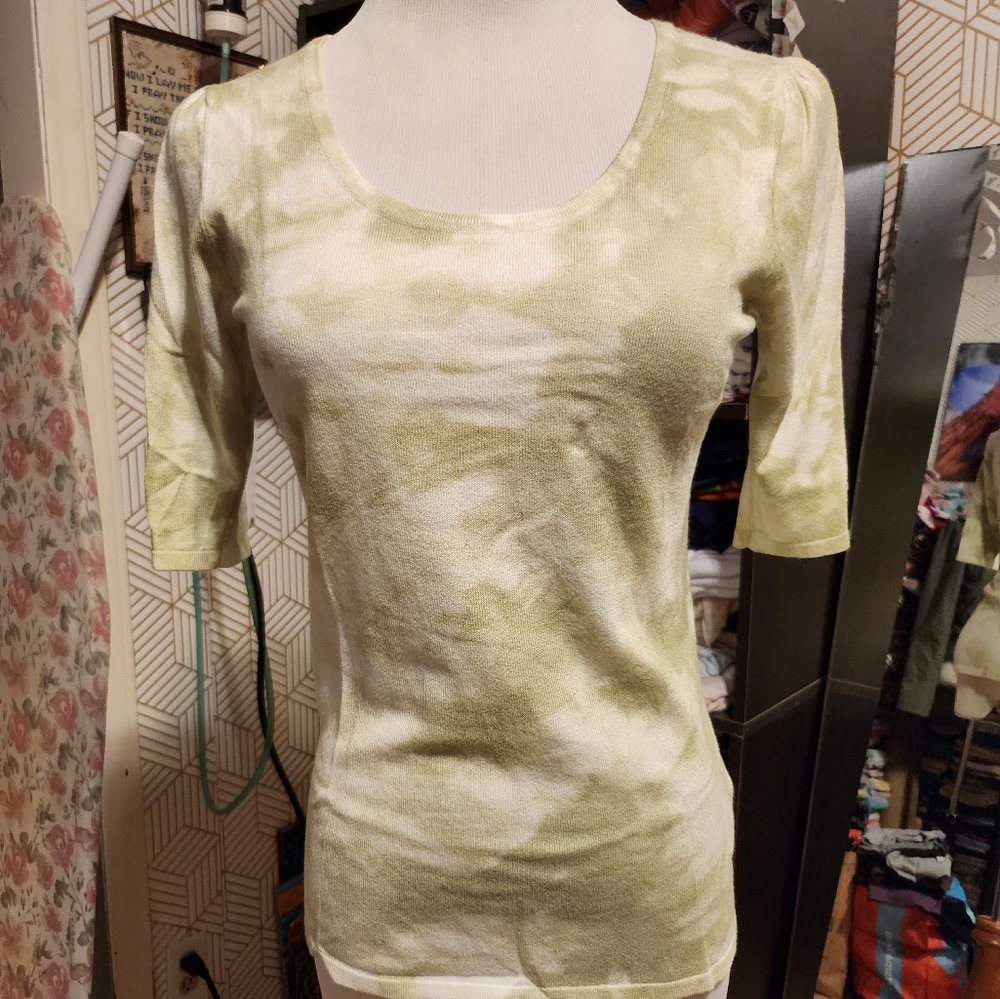 Tahari sweater